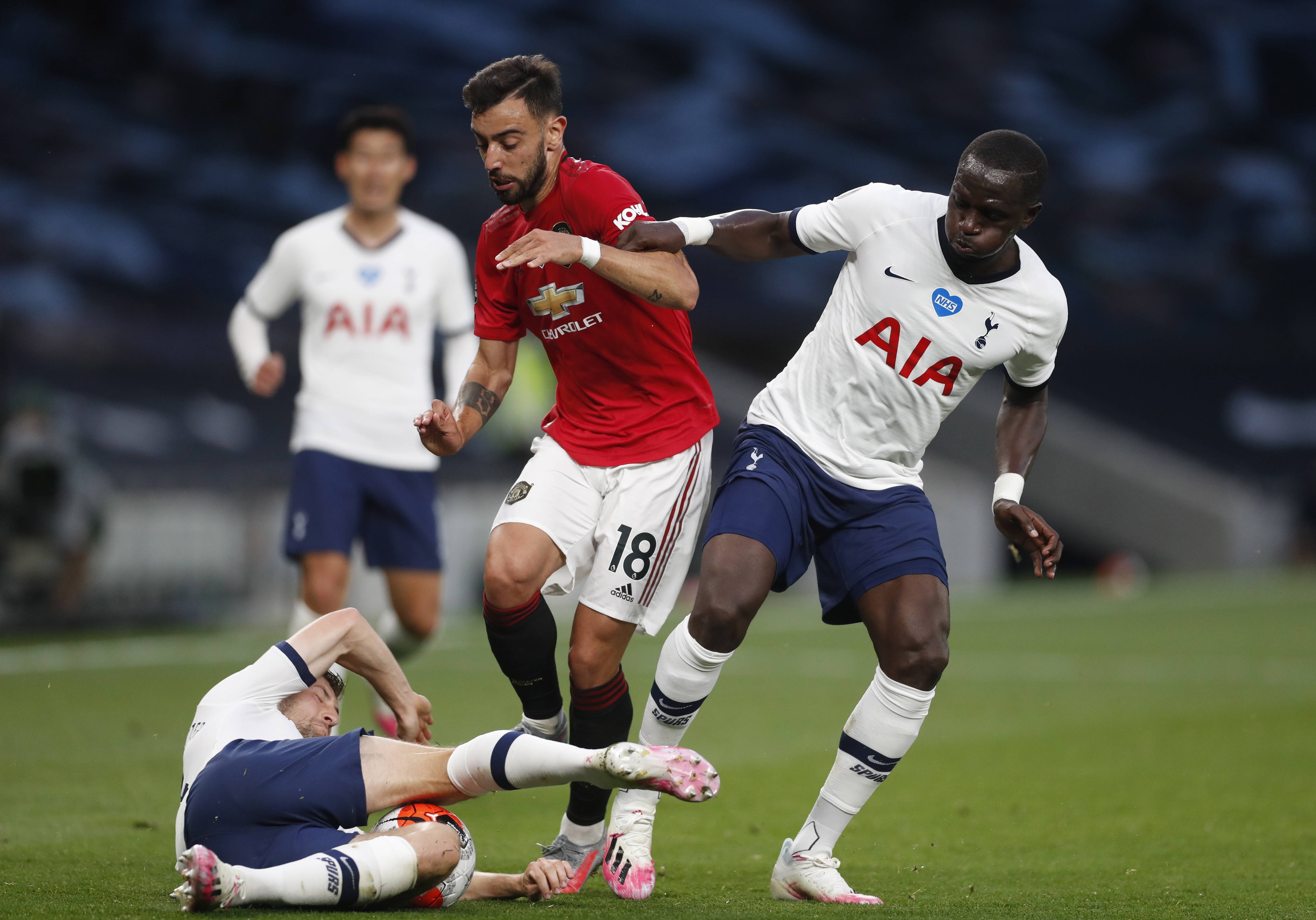 也向外界充 也向外界充